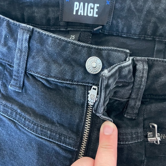 PAIGE Sarah Slim Motto Denim in Virgo Black Wash - Picture 8 of 13